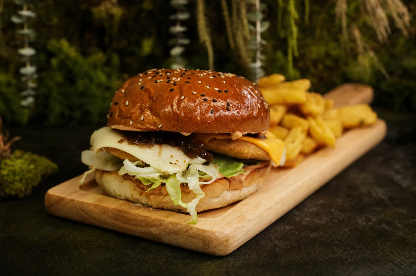 Halloumi burger with fries