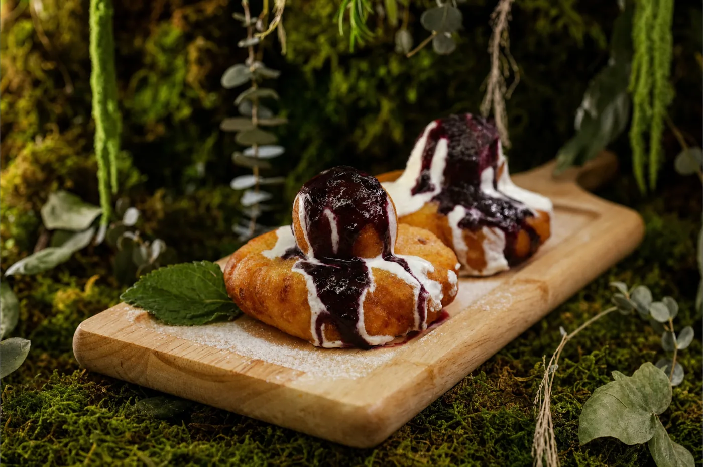 Papanasi with blueberries and sour cream